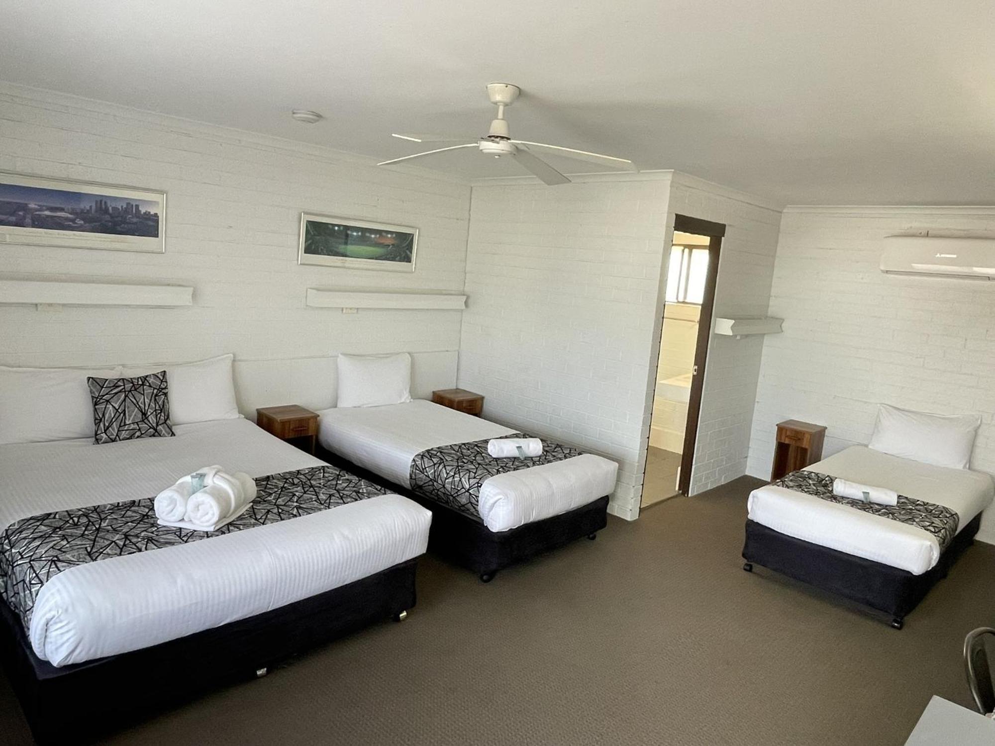 Coastal Bay Motel Coffs Harbour Room photo